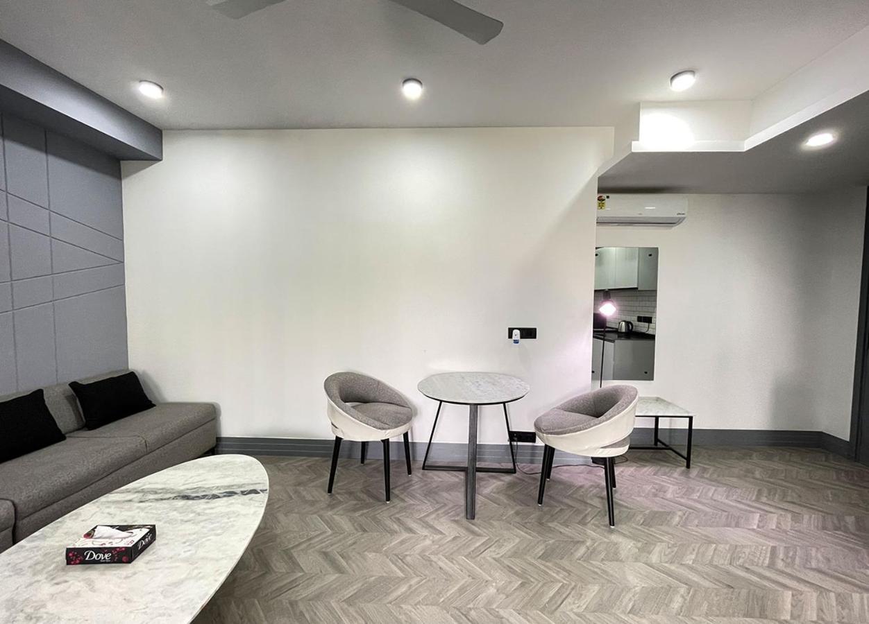 Bedchambers Serviced Apartments, Mg Road Gurgaon Exteriör bild
