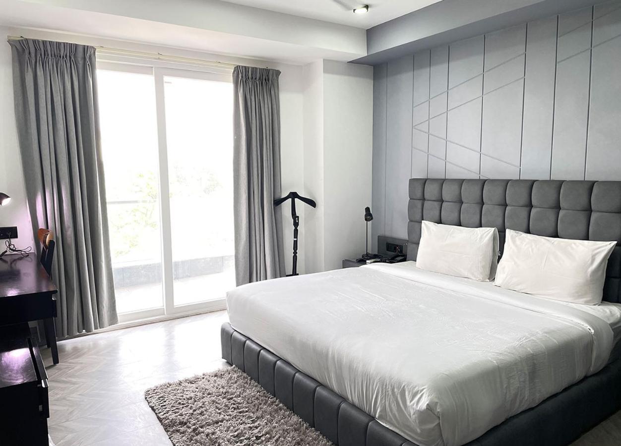 Bedchambers Serviced Apartments, Mg Road Gurgaon Exteriör bild