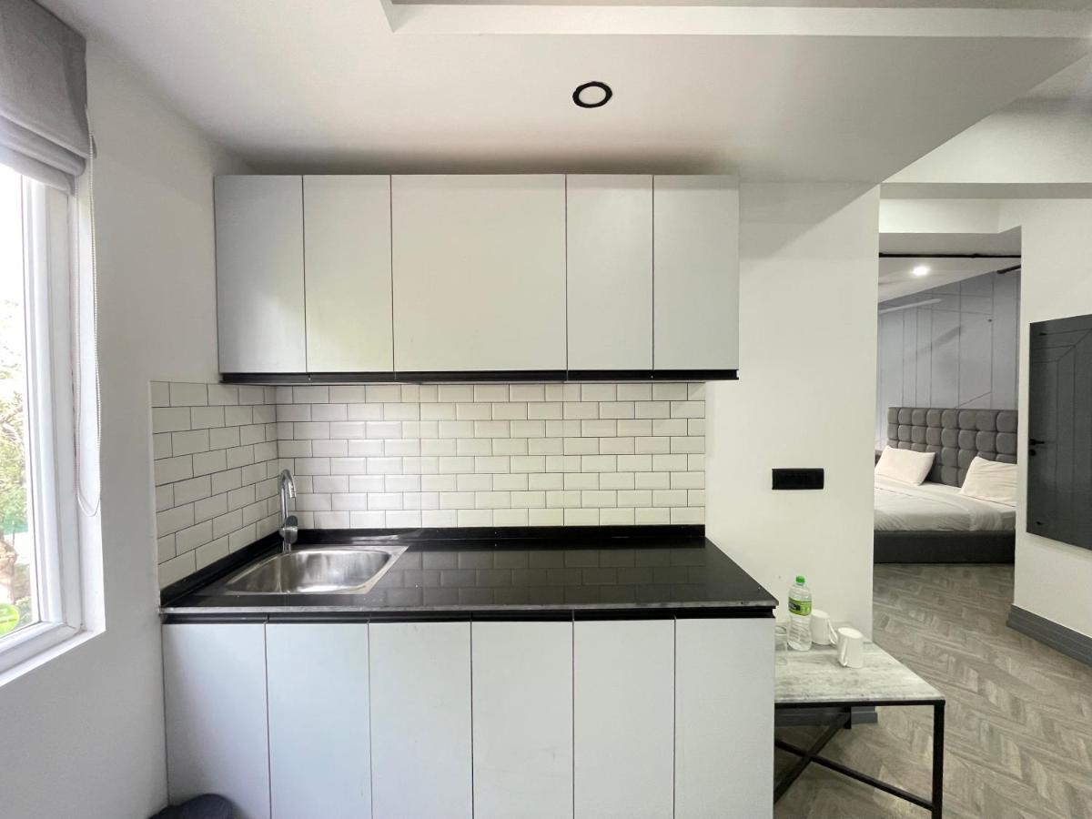 Bedchambers Serviced Apartments, Mg Road Gurgaon Exteriör bild