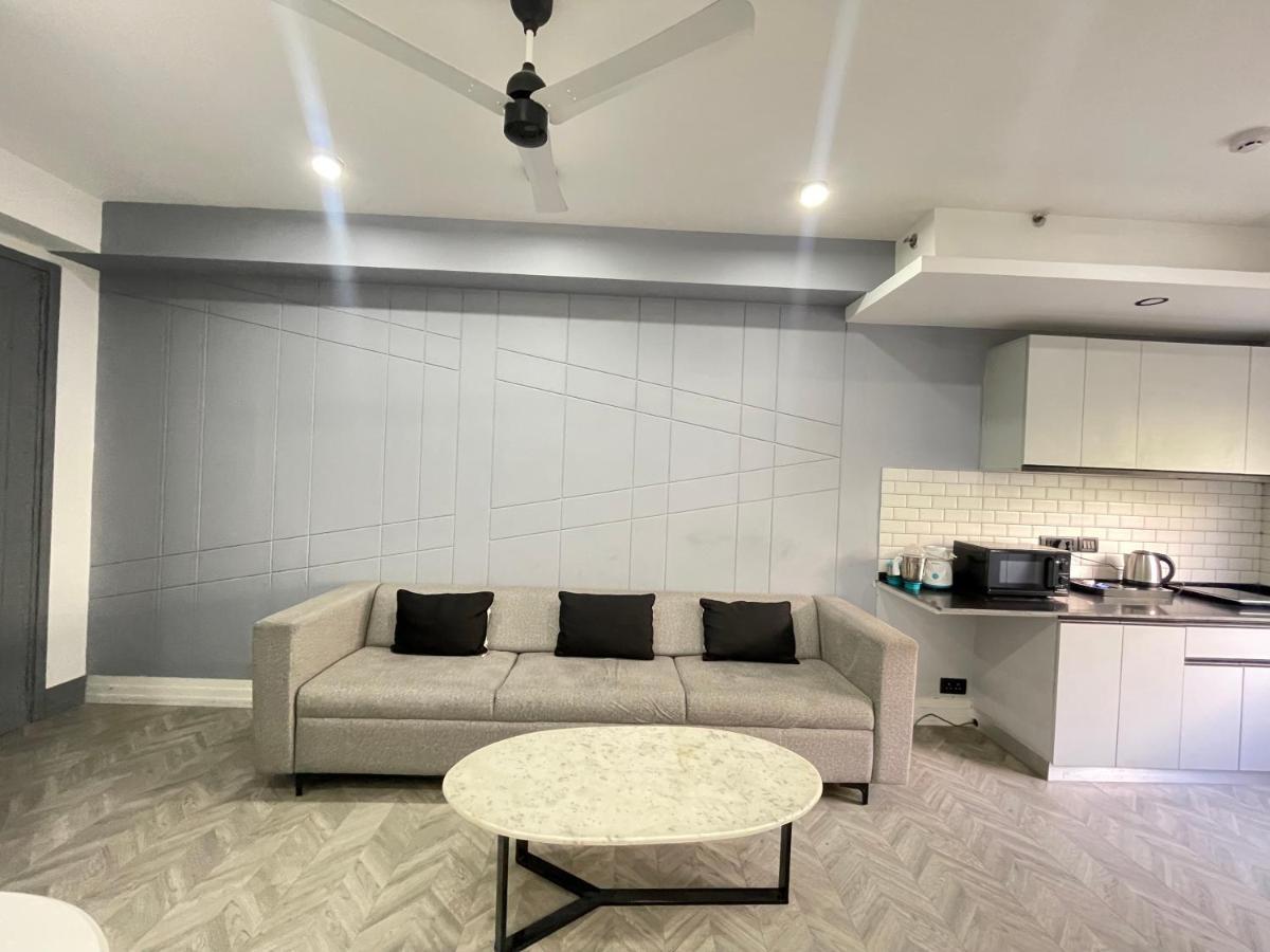 Bedchambers Serviced Apartments, Mg Road Gurgaon Exteriör bild