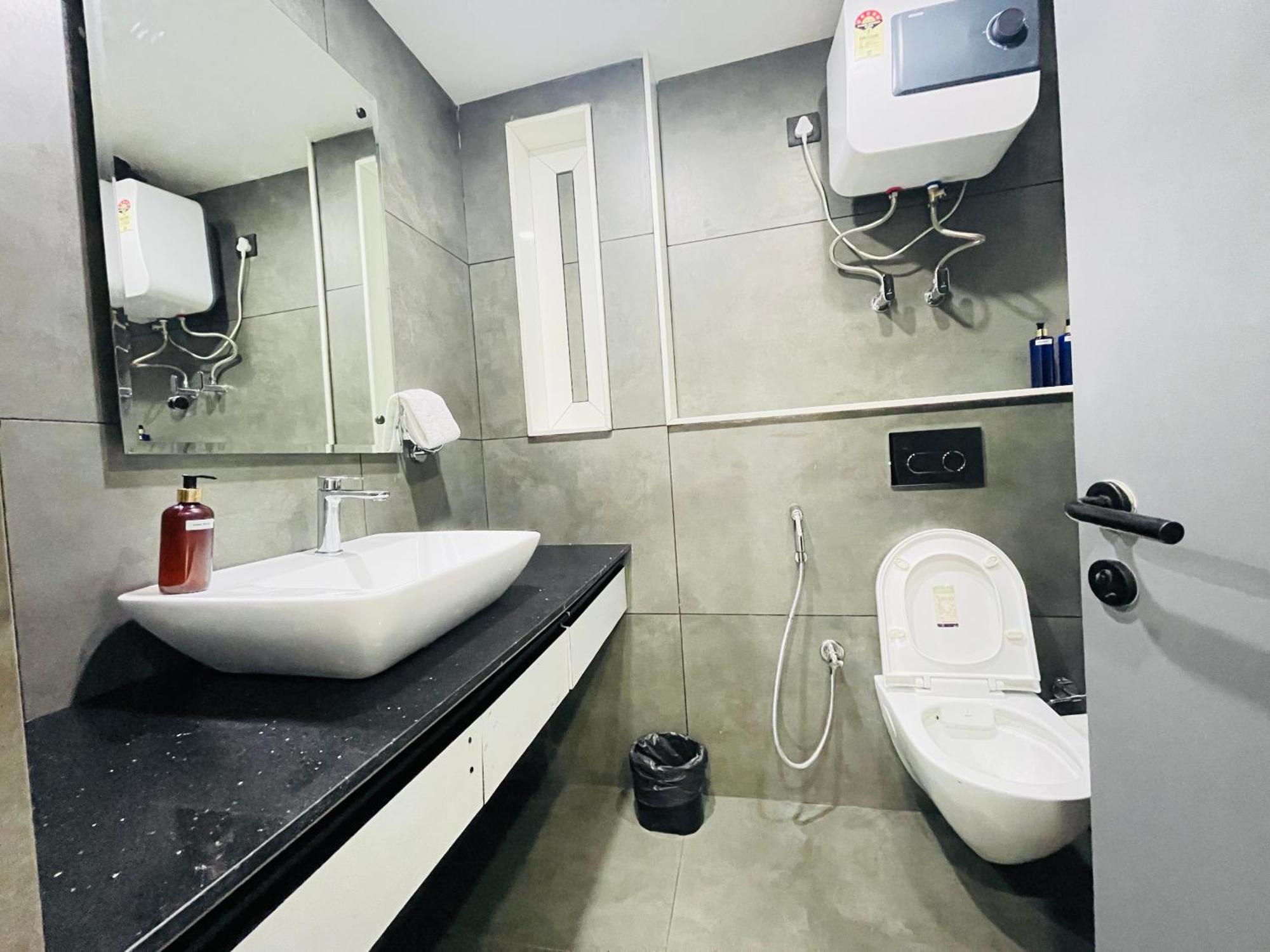 Bedchambers Serviced Apartments, Mg Road Gurgaon Exteriör bild