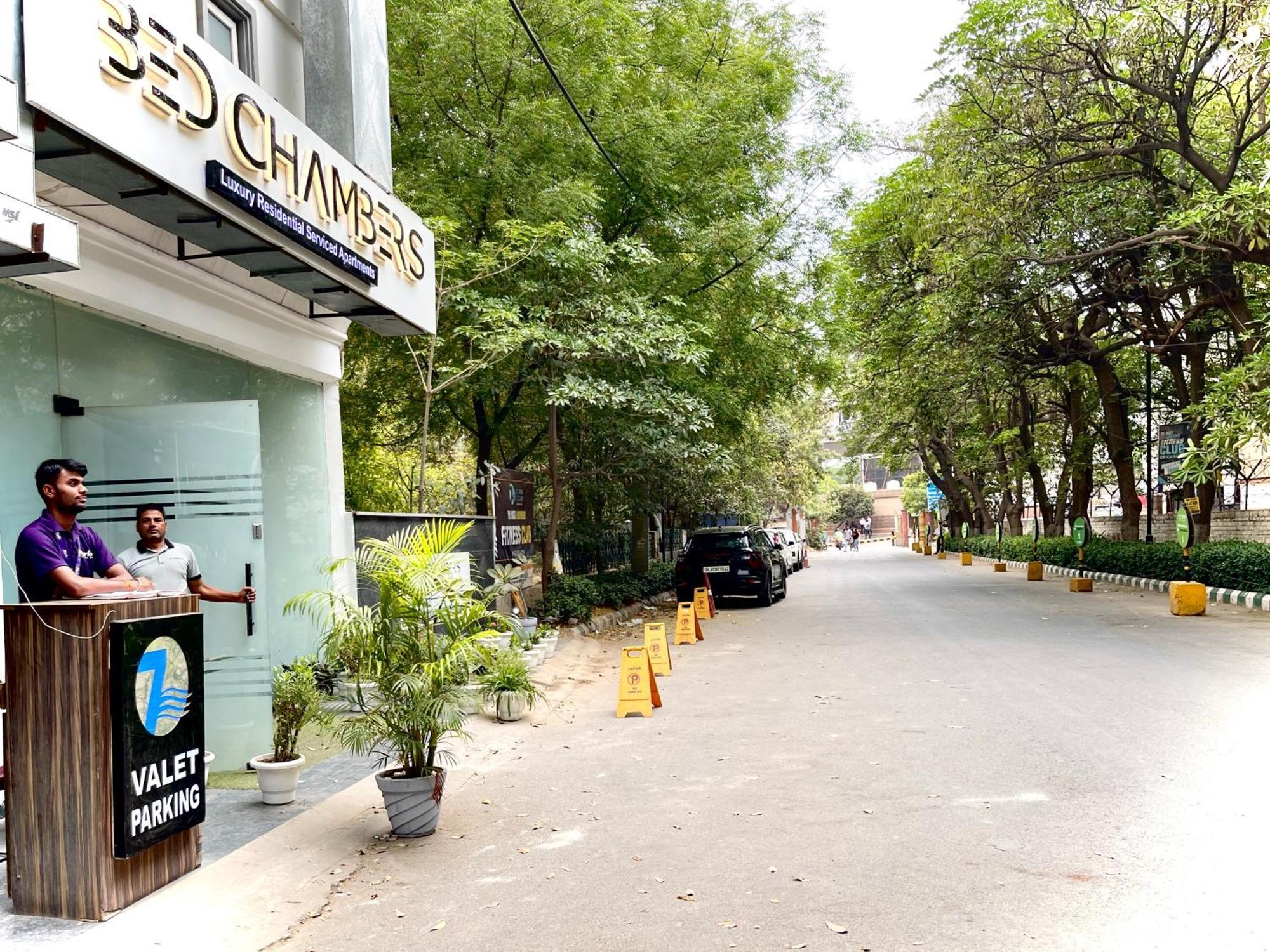 Bedchambers Serviced Apartments, Mg Road Gurgaon Exteriör bild